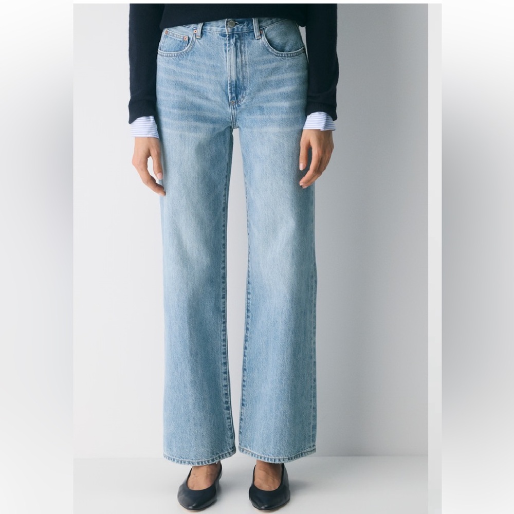 Aritzia Light Blue Wide-Leg Flare Jeans